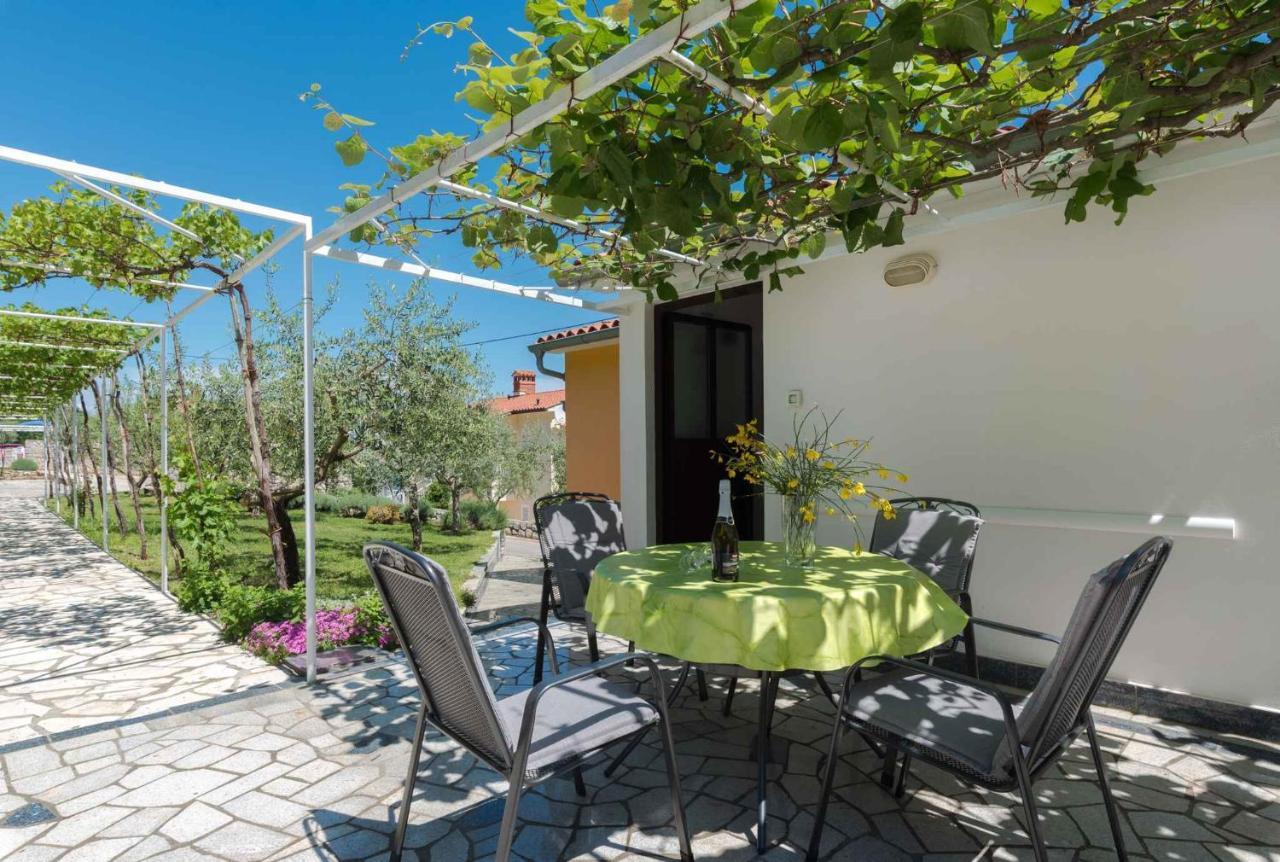 Apartments In Ravni/Istrien 30383 Exterior photo