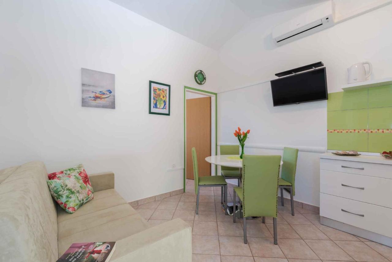 Apartments In Ravni/Istrien 30383 Exterior photo